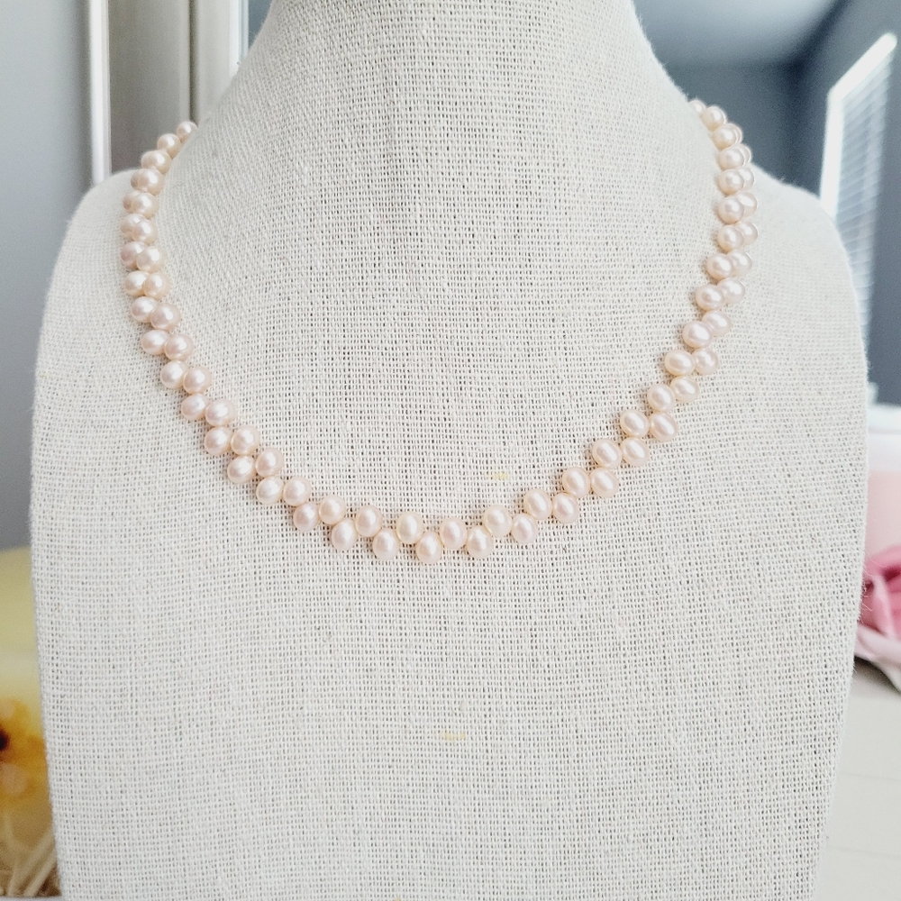 ✨ Beautiful Cute Tiny Genuine Pearl Necklace
